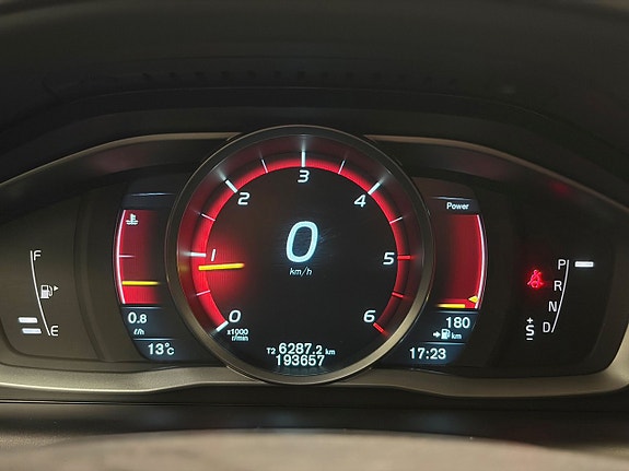 Volvo XC60 16 of 27