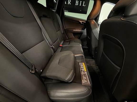 Volvo XC60 13 of 27