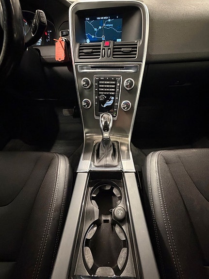 Volvo XC60 18 of 27