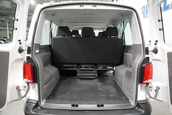 Volkswagen Caravelle 11 of 18