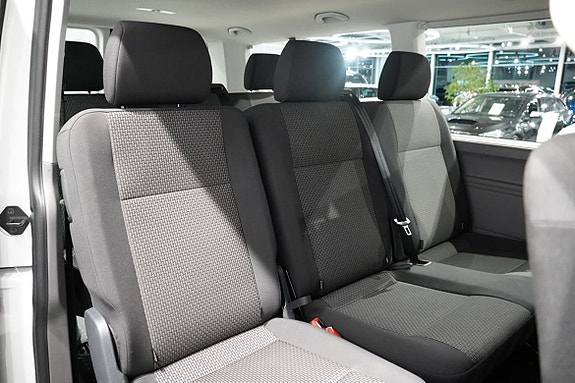 Volkswagen Caravelle 6 of 18