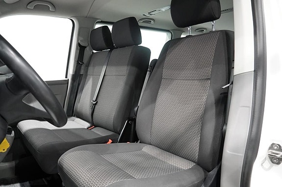 Volkswagen Caravelle 4 of 5