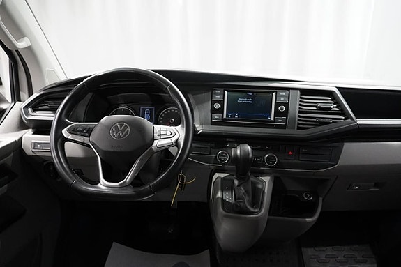 Volkswagen Caravelle 8 of 18