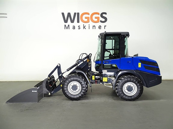 Yanmar V80-5 / 36km/t /  Lastarmsfjädring