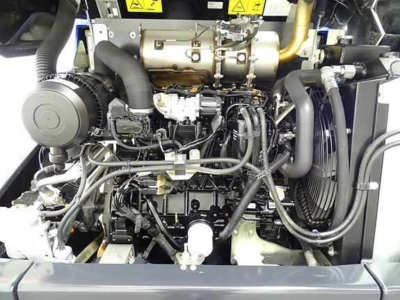 Yanmar V80-5 / 36km/t /  Lastarmsfjädring 6 of 6