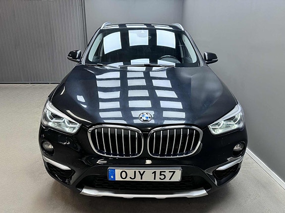 BMW X1 3 of 5