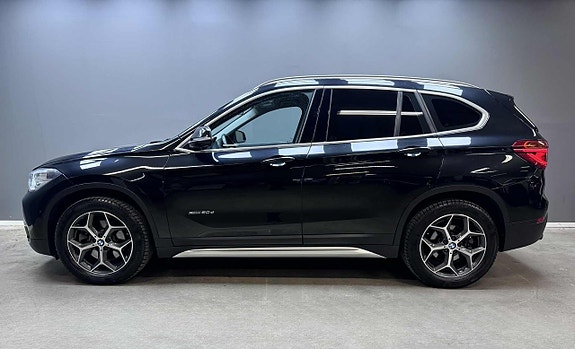 BMW X1 4 of 5