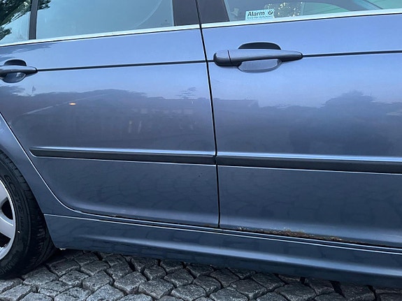 BMW 320i 6 of 17
