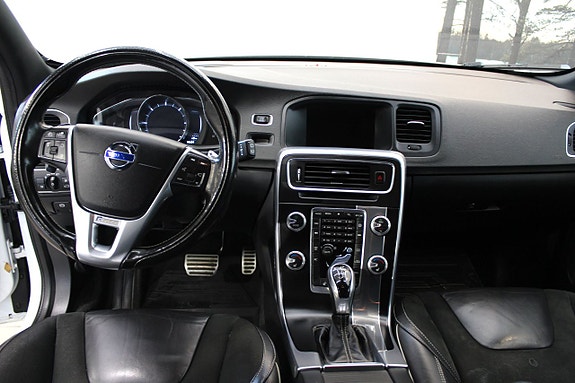 Volvo V60 11 of 20