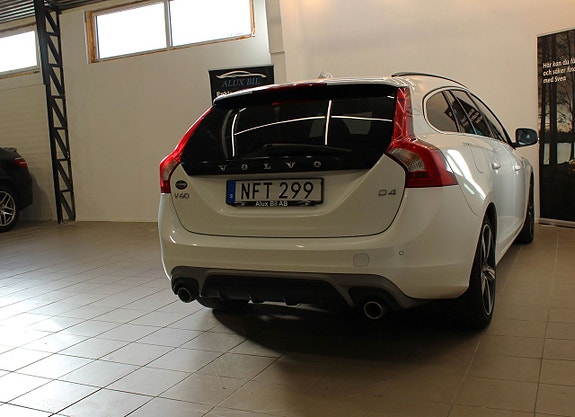 Volvo V60 8 of 20