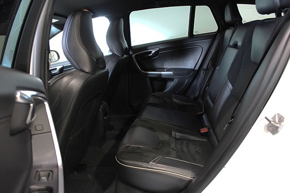 Volvo V60 14 of 20
