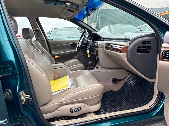 Chrysler Vision 14 of 22