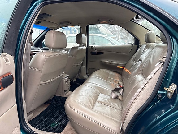 Chrysler Vision 15 of 22