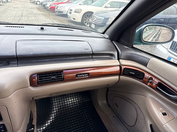 Chrysler Vision 11 of 22