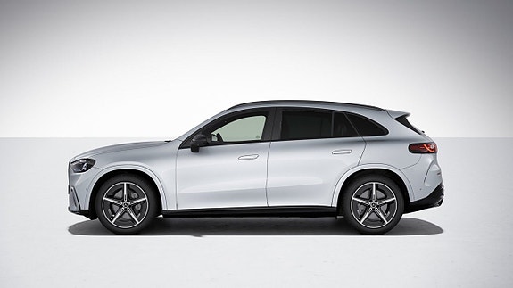 Mercedes-Benz GLC400 2 of 5