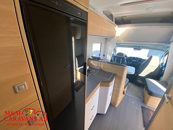 Adria Coral XL 660 SL Långbädd/Hydr.stödben/Solcell/Alde 7 of 9