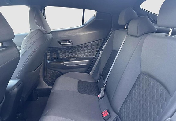 Toyota C-HR 10 of 11