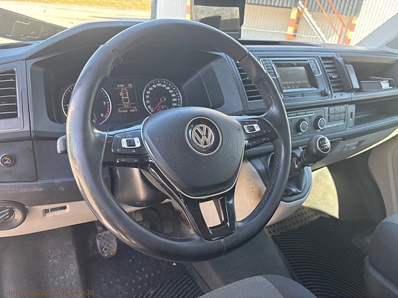 Volkswagen Transporter 12 of 30