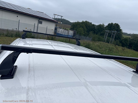 Volkswagen Caddy Maxi 11 of 30