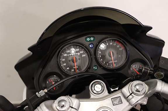 Honda CBR 125R 7 of 9