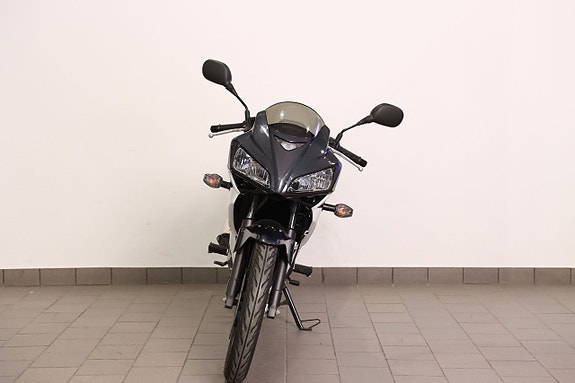 Honda CBR 125R 3 of 9