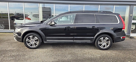Volvo XC70 2 of 24