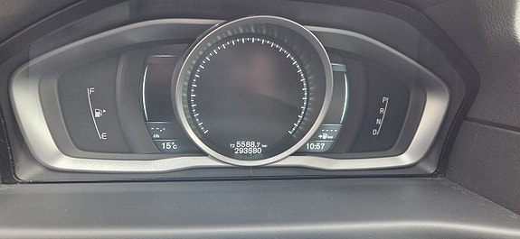 Volvo XC70 10 of 24