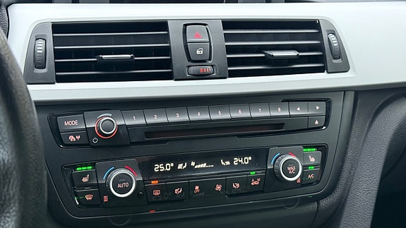 BMW 320 19 of 24