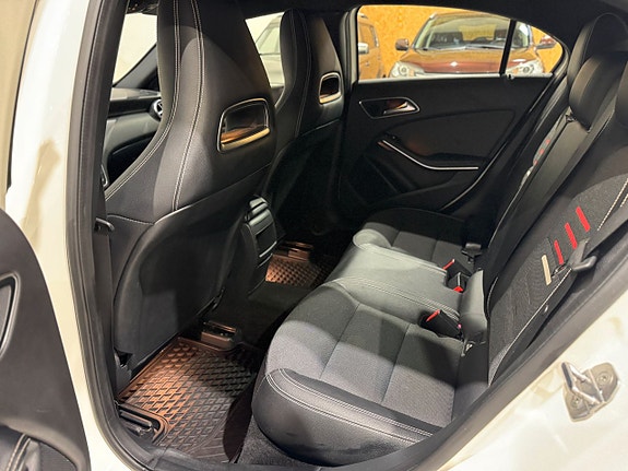 Mercedes-Benz A180 16 of 17