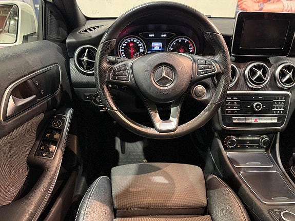 Mercedes-Benz A180 11 of 17