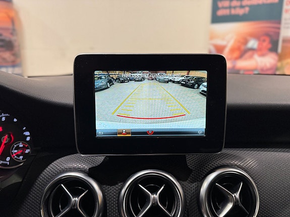 Mercedes-Benz A180 13 of 17