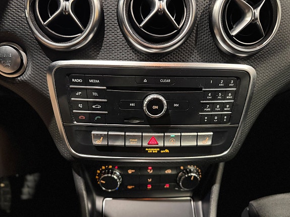 Mercedes-Benz A180 14 of 17
