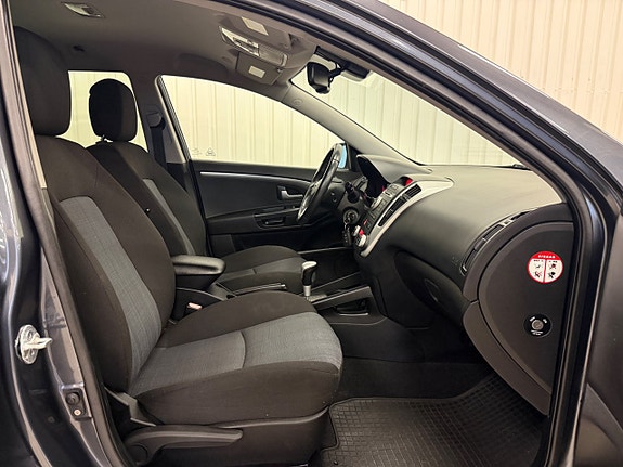 Kia Ceed 8 of 13