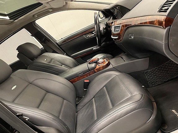 Mercedes-Benz S65 11 of 25