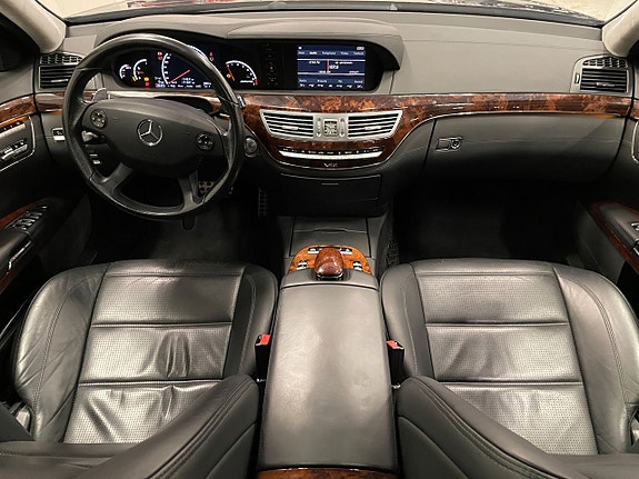 Mercedes-Benz S65 8 of 25