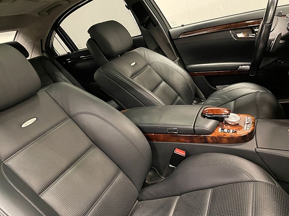 Mercedes-Benz S65 12 of 25
