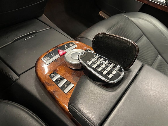 Mercedes-Benz S65 19 of 25