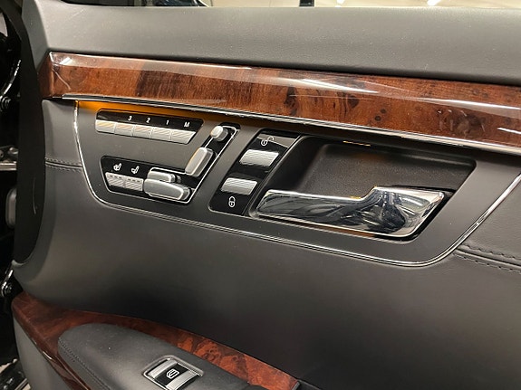 Mercedes-Benz S65 13 of 25