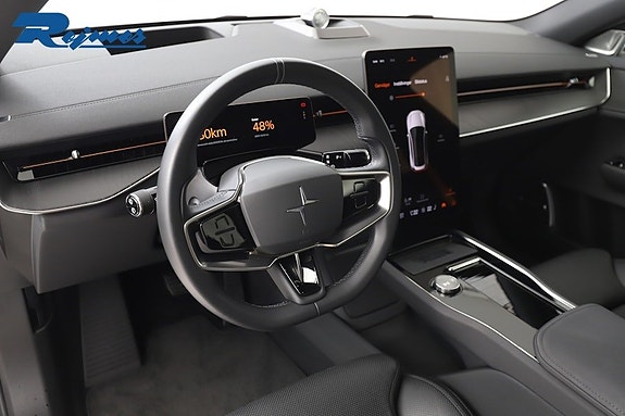 Polestar 3 2 of 5