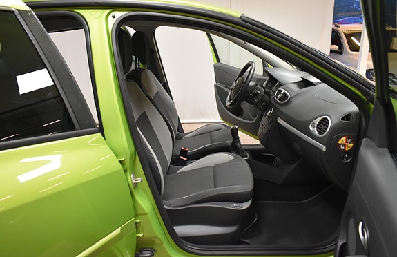 Renault Clio 12 of 19