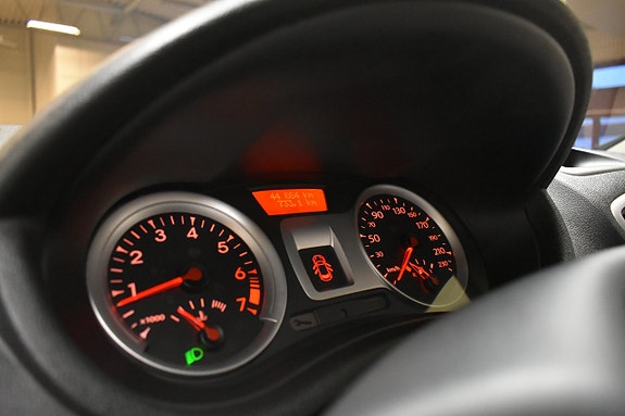 Renault Clio 19 of 19
