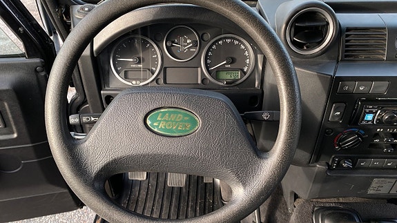 Land Rover Defender 130 7 of 30