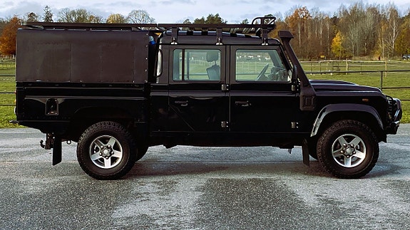 Land Rover Defender 130 5 of 30