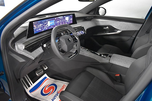 Peugeot e-3008 5 of 5
