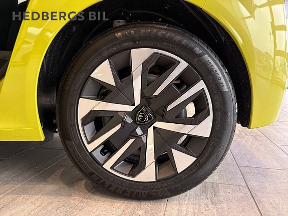 Peugeot 208 12 of 13