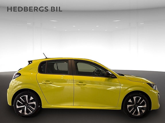 Peugeot 208 2 of 13