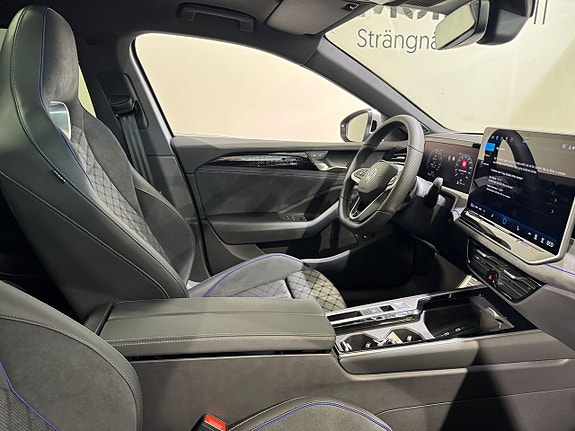 Volkswagen Passat 6 of 24