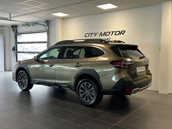 Subaru Outback 3 of 5