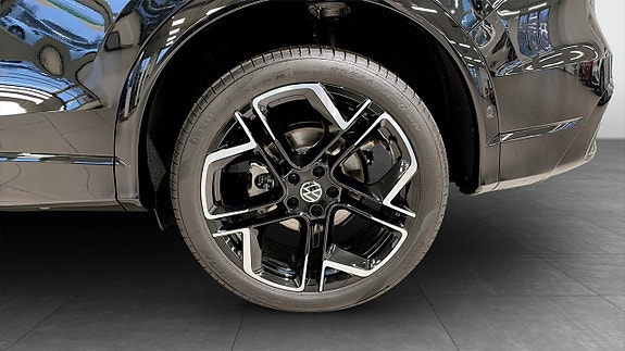 Volkswagen Tiguan 7 of 15
