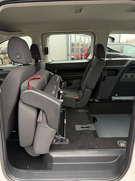 Volkswagen Caddy Maxi 14 of 20